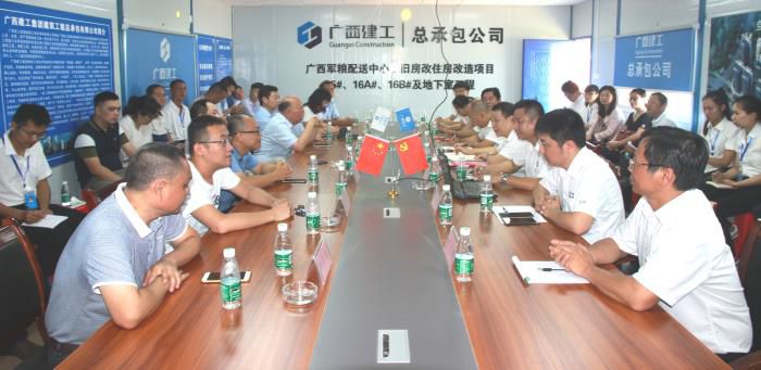 1.1座谈会现场。邓灿滨 摄700.JPG