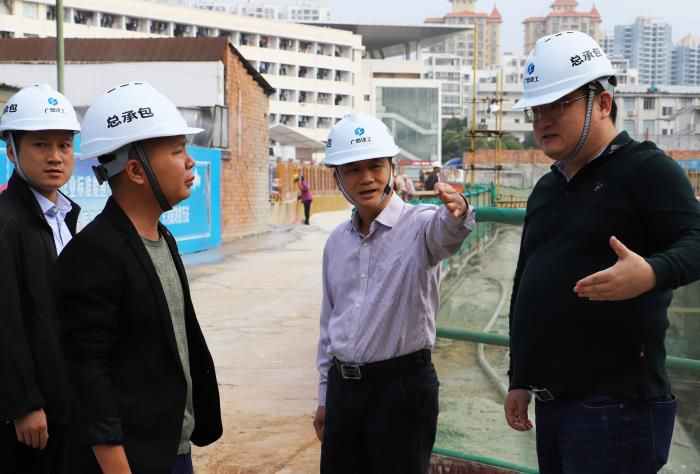 6查抄现场。侯健杰 摄700.JPG