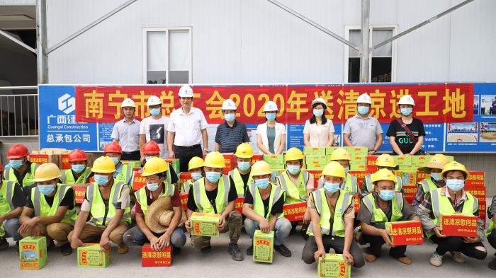 合影。李立云 摄.jpg