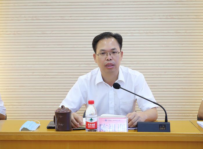 陈祖训讲话  郑诗宝 摄.jpg