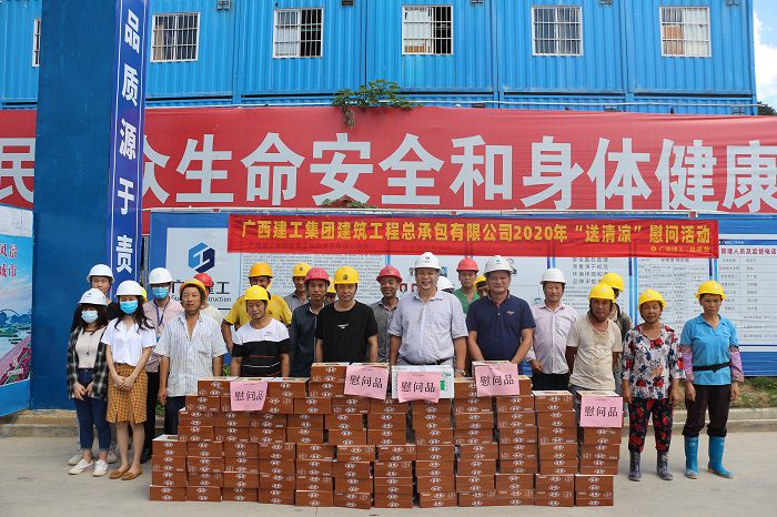 锦官阁项目送清冷。张钊林 摄.JPG