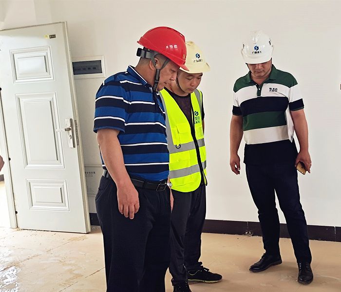 现场查看。廖益 摄.jpg