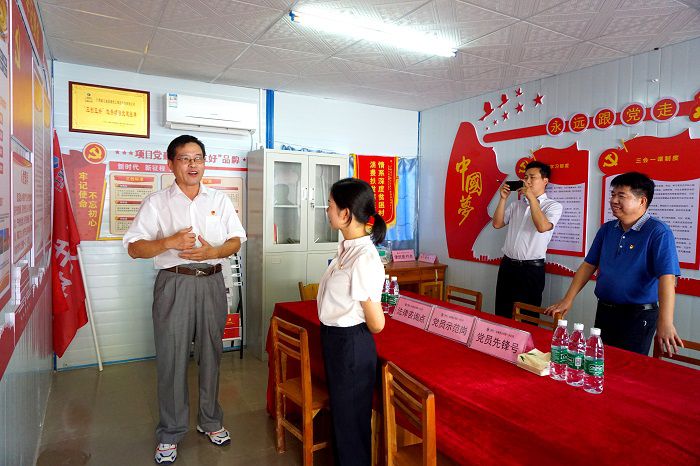 （备。┎榭吹持Р炕疃。谢微旋 摄.JPG