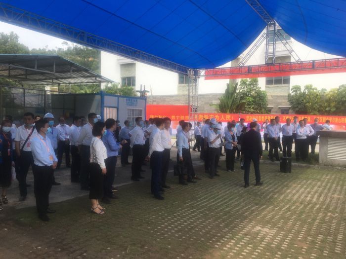 52视察现场。刘彩凤 摄.jpg