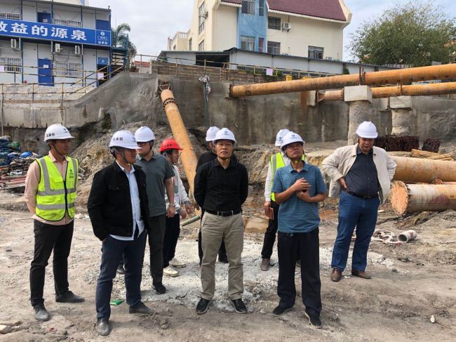 4现场查抄领导。陆勤 摄.jpg