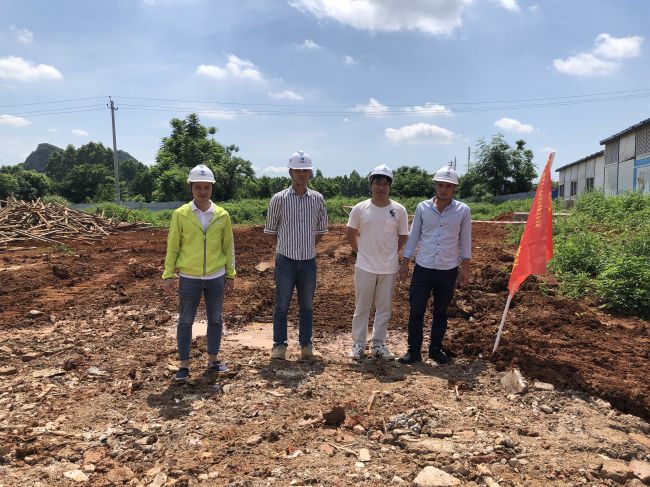 3 创优夺杯前锋队在项目现场。卢美宇 摄.jpg