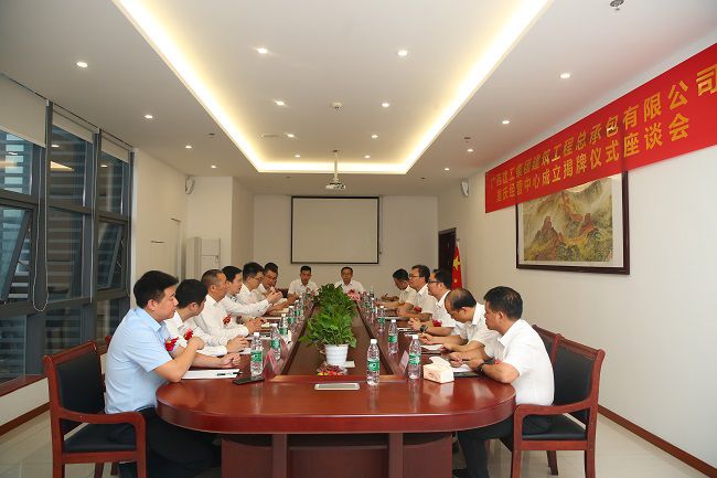 座谈会现场。杨桂峰 摄（建图）.jpg