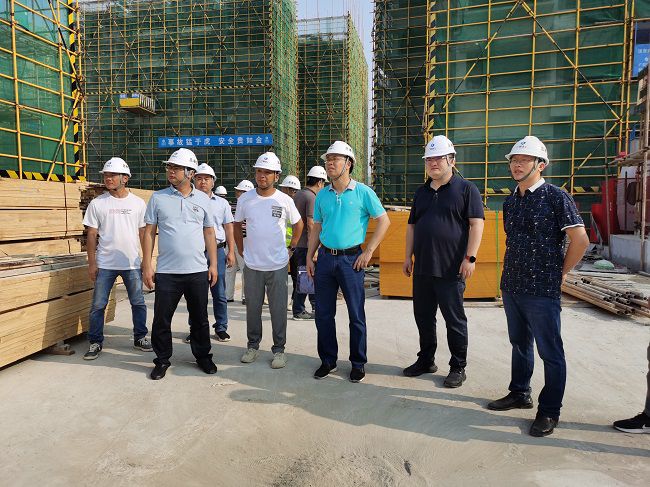 查抄现场。梁文烽 摄（建图） (2).jpg