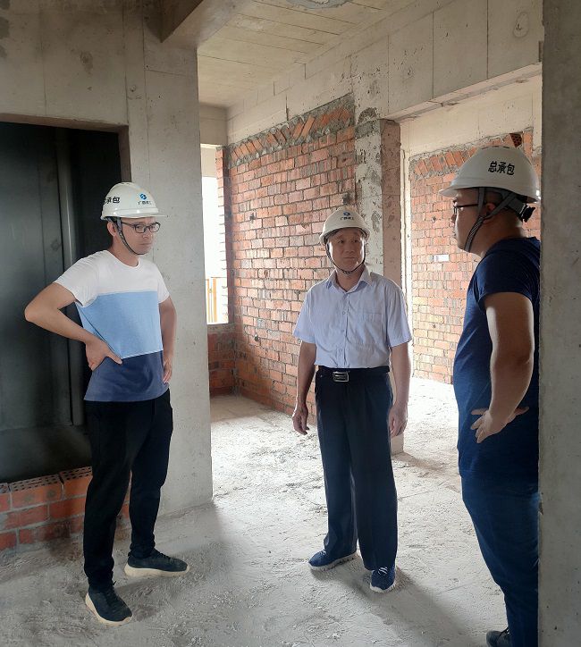 张强到竹塘路项目领导创优工作。胡江 摄（建图）.jpg