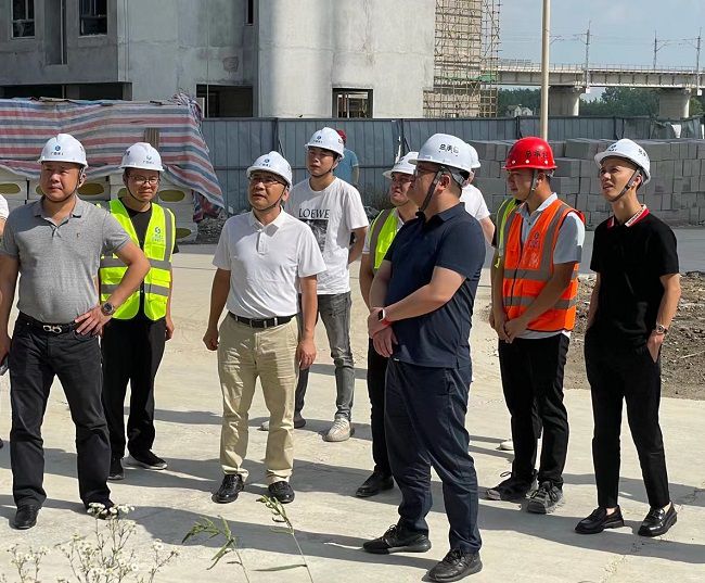 调研现场。王尊业 摄（建图）.jpg