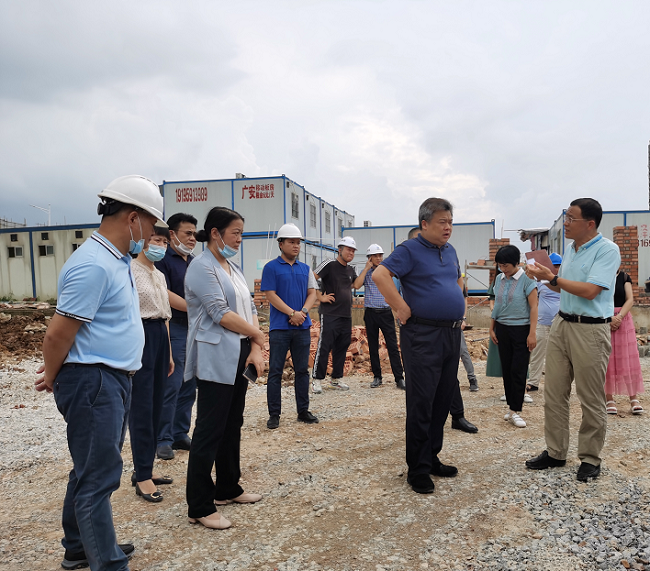 调研现场。李绍瑜 摄（建图）.png