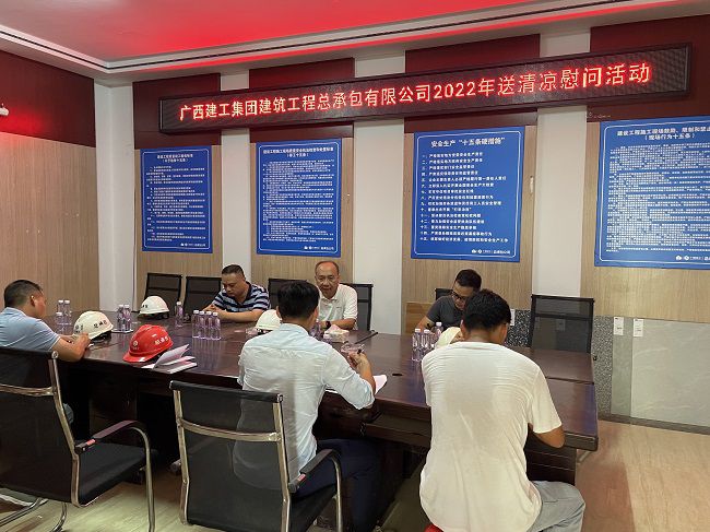 （建图）座谈会现场。容芝雅 摄.jpg