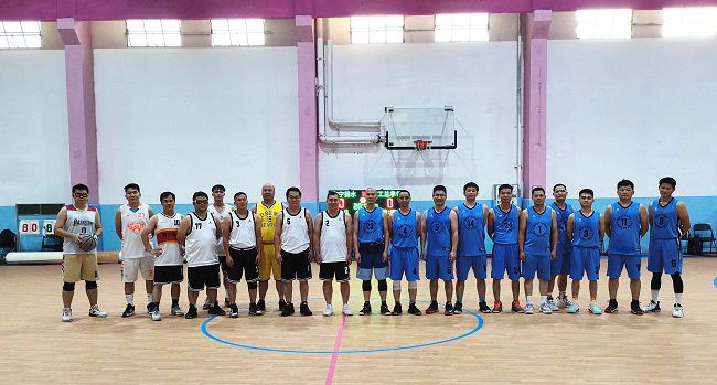 合影留想。陆勤 摄（建图）.jpg