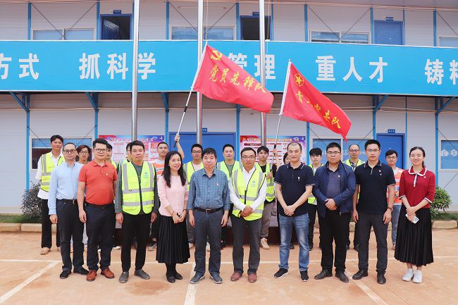 合影留想。周煜川 摄（建图）.jpg