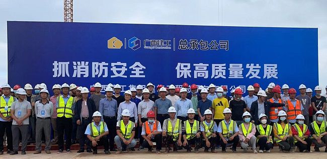 合影留想。熊赞 摄（建图）.jpg