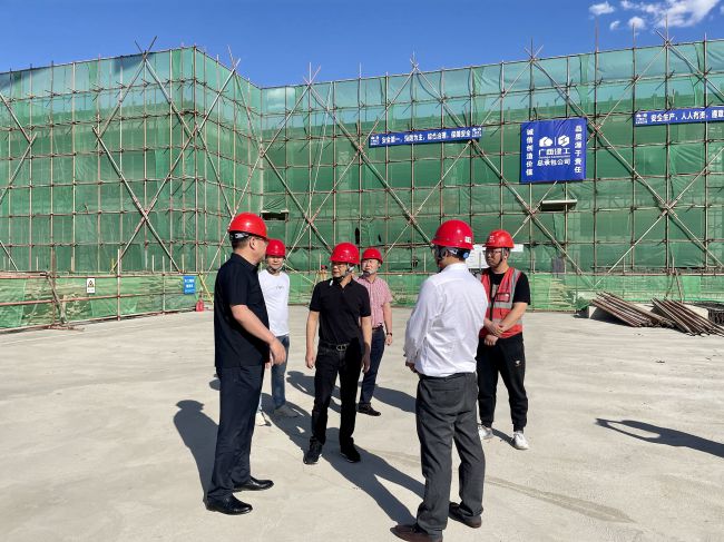 现场调研。关惠琳 摄（建图）.jpg