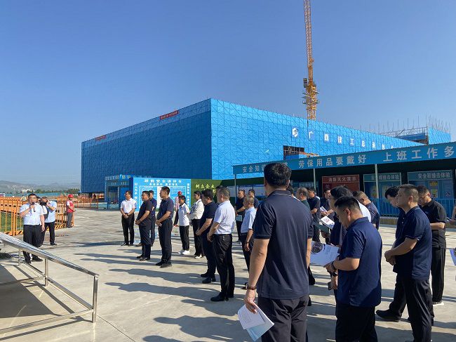 查抄现场。潘扬 摄（建图）.jpg