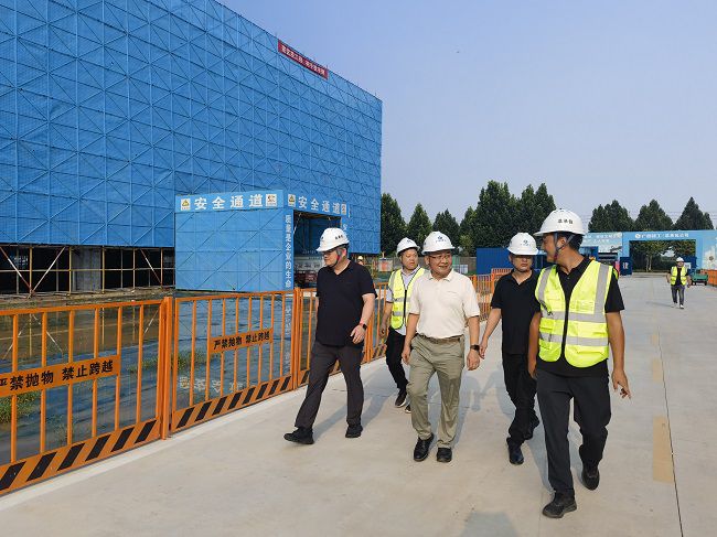 查抄现场。杨醒晨 摄（建图）.jpg