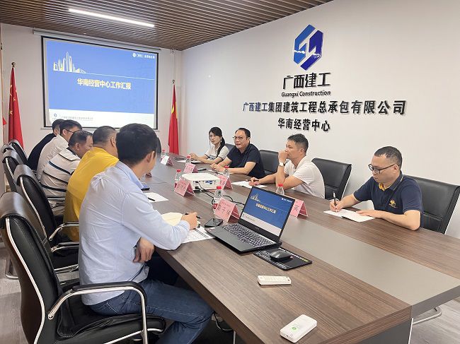 调研现场。杨德辉 摄（建图）.jpg